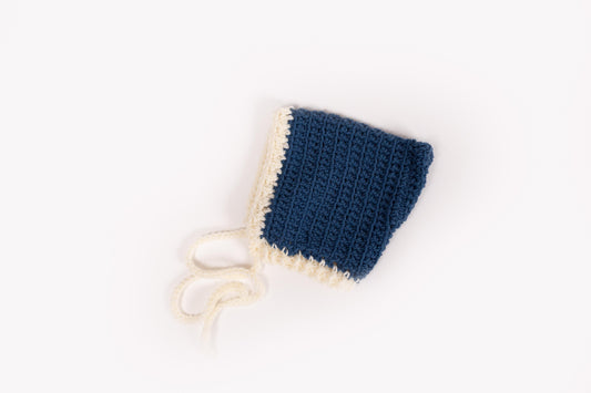 Conjunto Niana-Arrullo, gorro y botitas •Azul noche